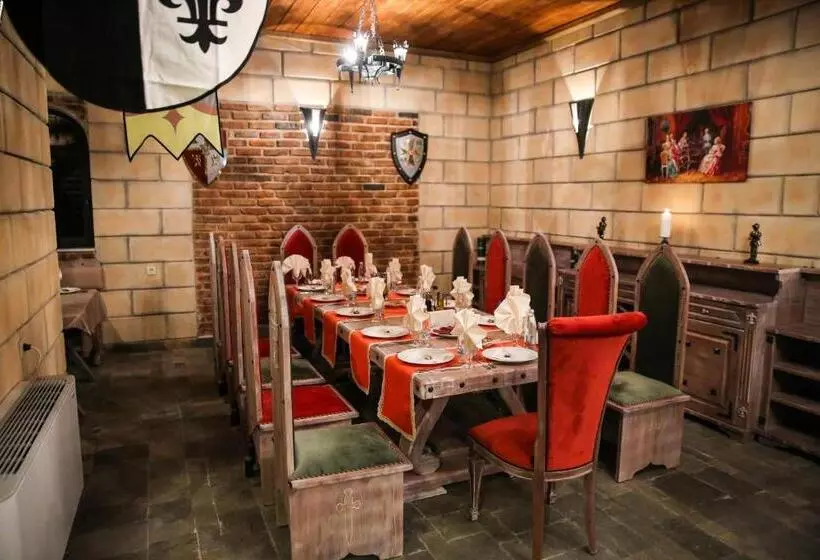 Hotelli Royal Valentina Castle