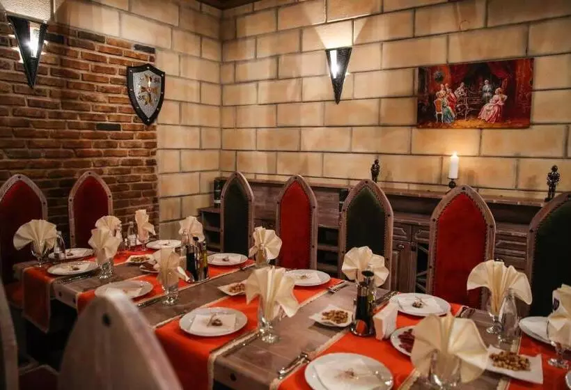 Hotelli Royal Valentina Castle