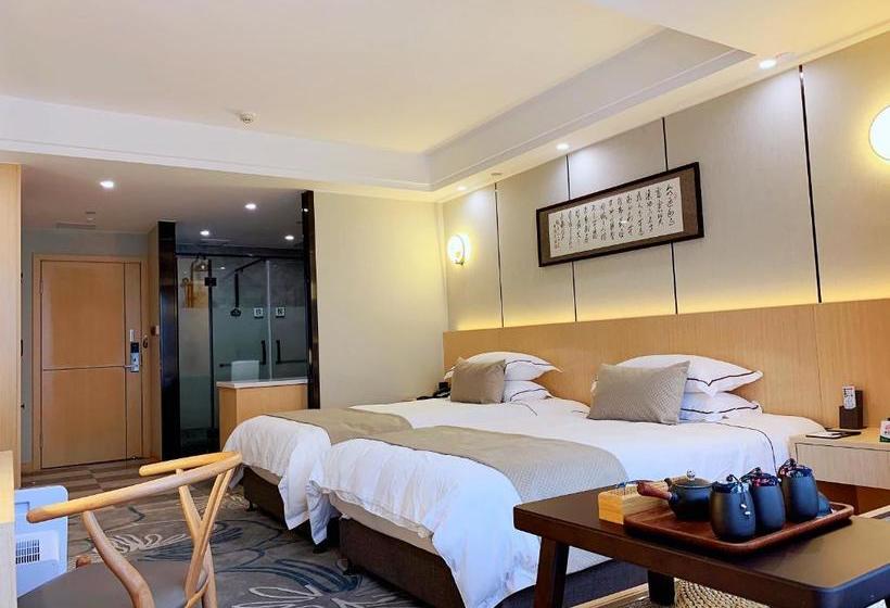 Отель Showse Wellness