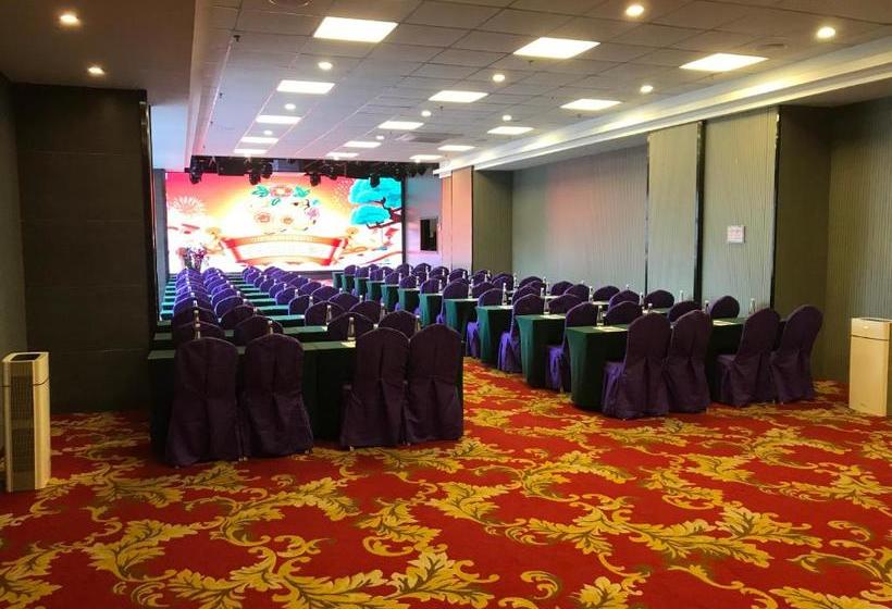 Отель Showse Wellness