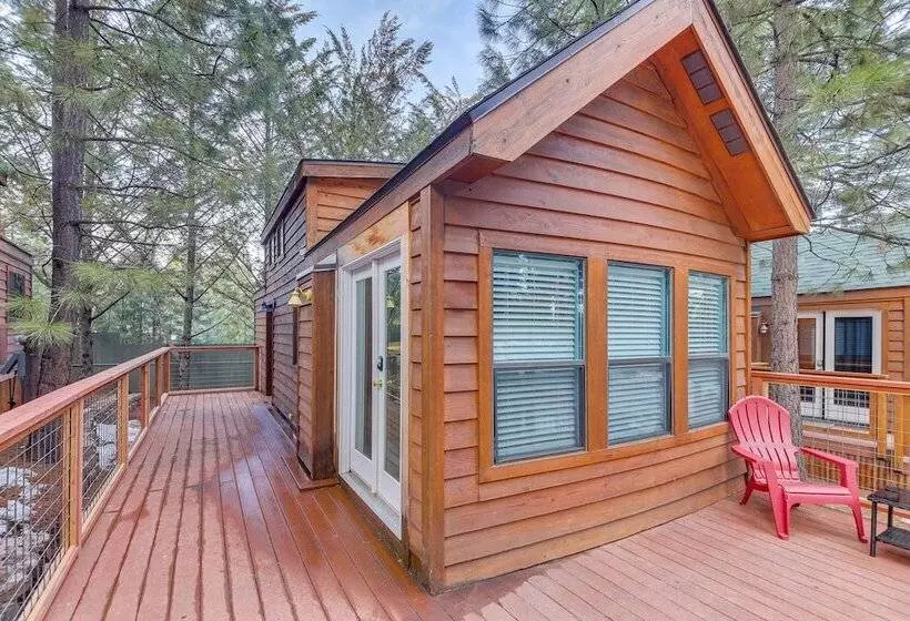 Cozy Lake Almanor Cabin, Outdoor Adventures Galore