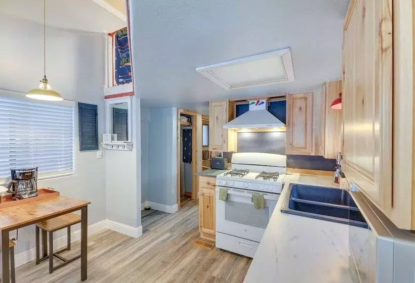 Cozy Lake Almanor Cabin, Outdoor Adventures Galore