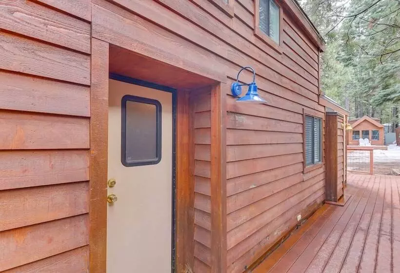 Cozy Lake Almanor Cabin, Outdoor Adventures Galore