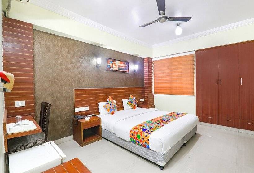 Fabhotel Royal Ville