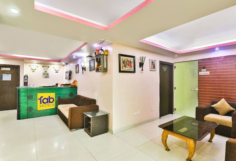 Fabhotel Royal Ville