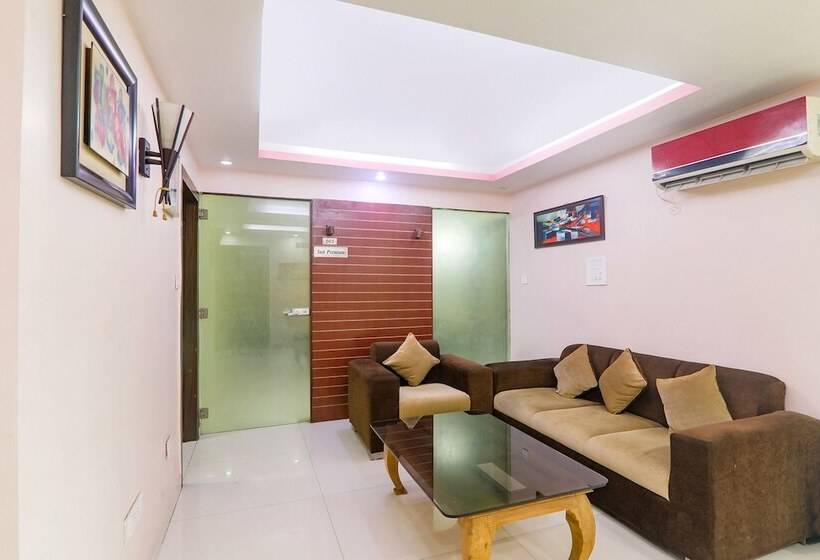 Fabhotel Royal Ville