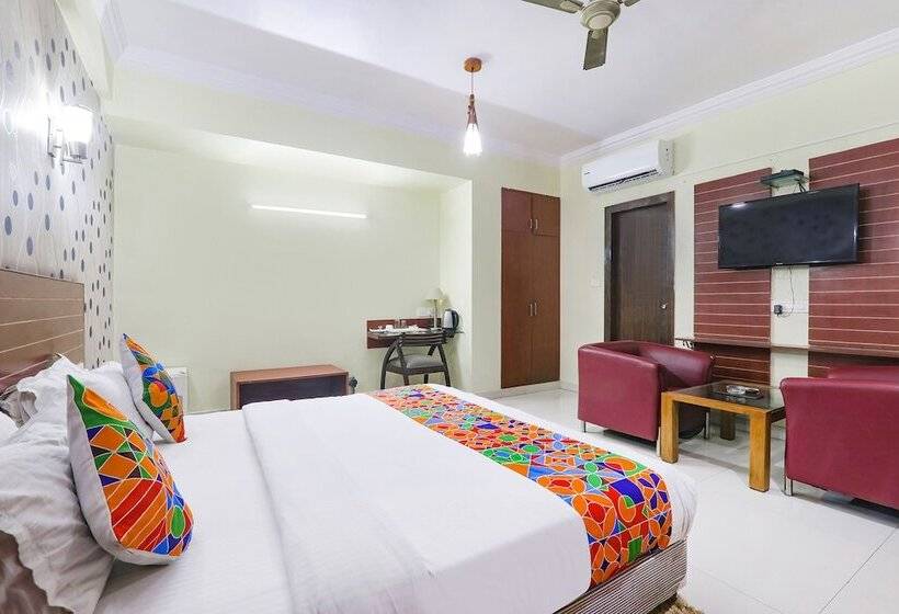 Fabhotel Royal Ville