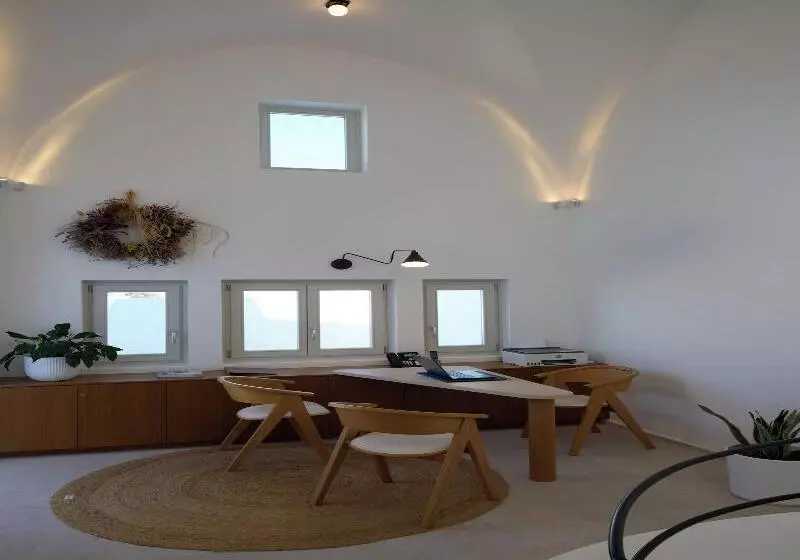 ホテル Omna Caldera Suites