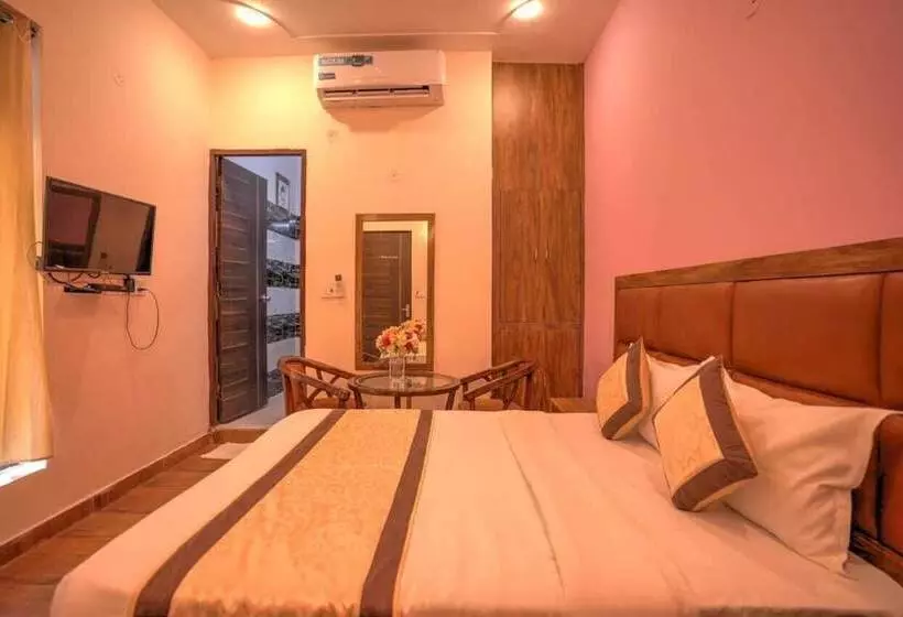 Pinaki Hotels & Resorts