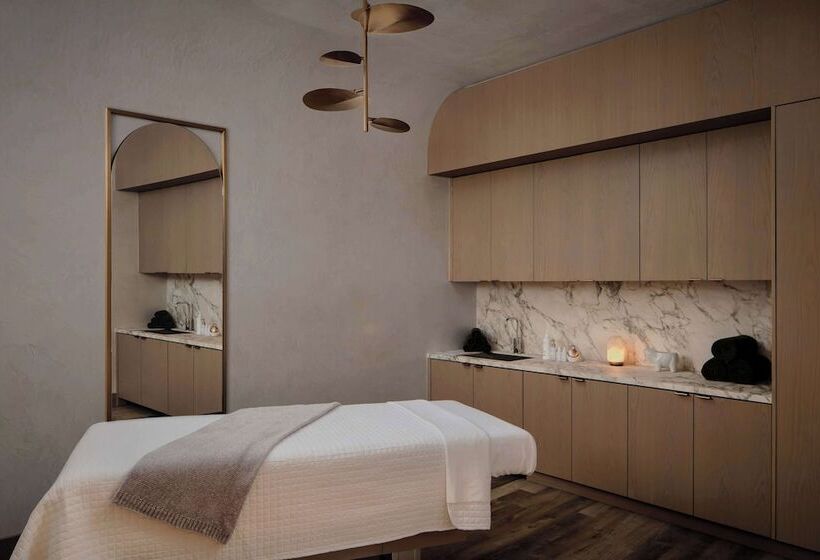 هتل Thompson Houston, By Hyatt