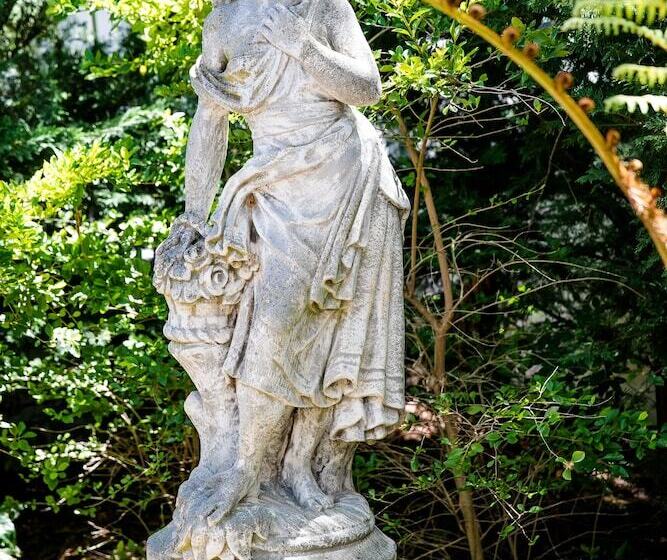 5 Camp Street Guesthouse & Self Catering