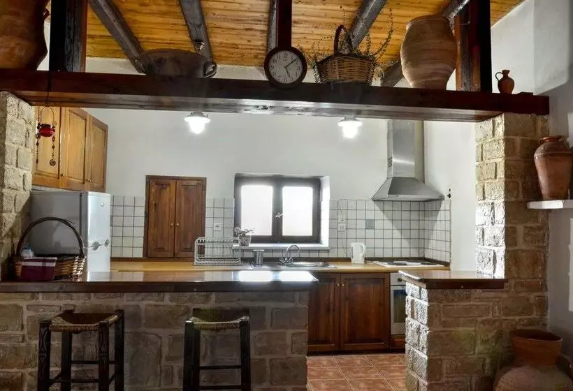 Anna Malai Traditional Cretan Villa