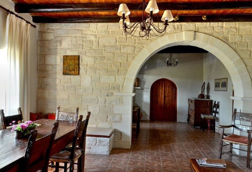 Anna Malai Traditional Cretan Villa