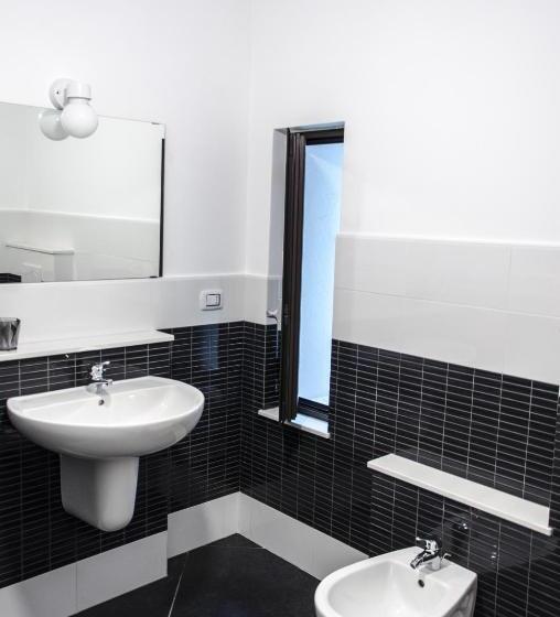 تختخواب و صبحانه Maria Vittoria Charming Rooms And Apartments