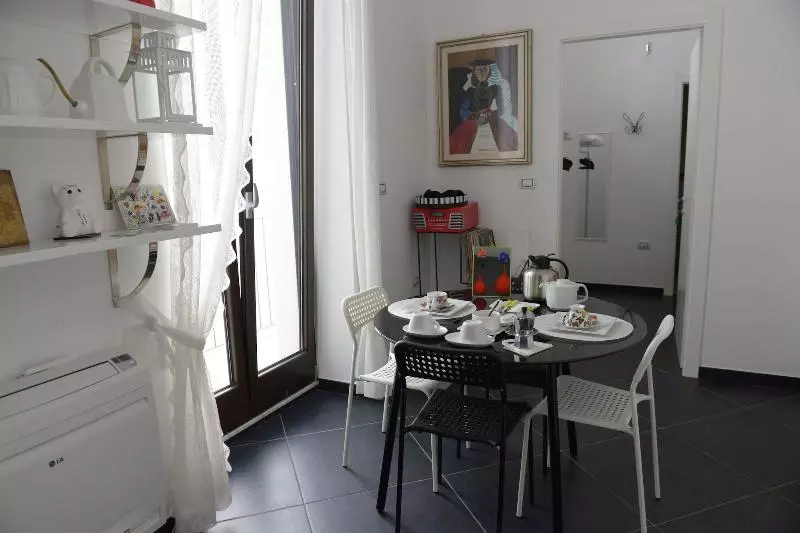 تختخواب و صبحانه Maria Vittoria Charming Rooms And Apartments