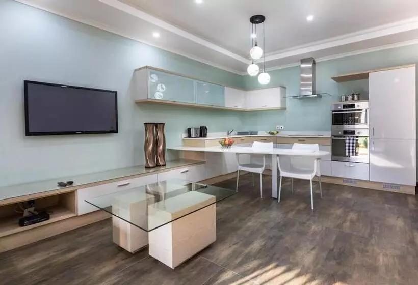 Fallsway Suites