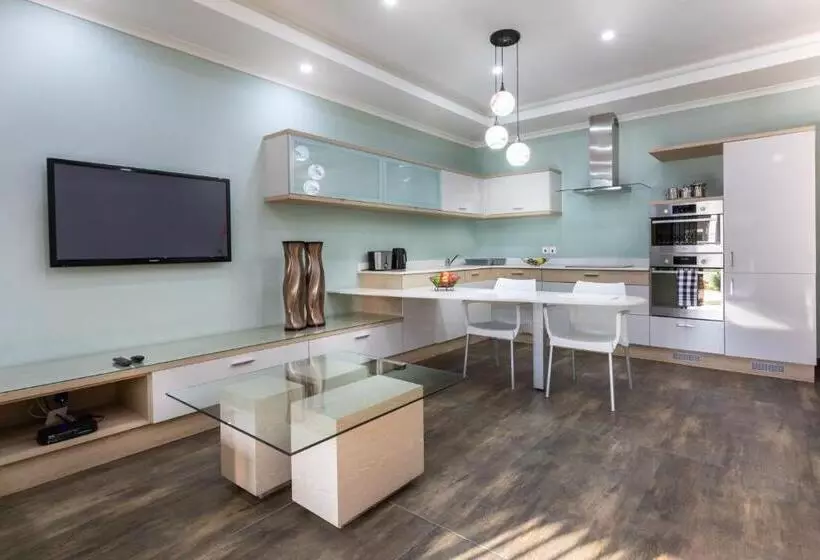 Fallsway Suites