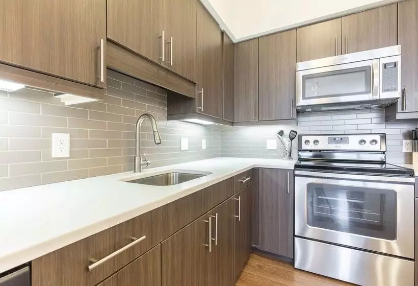 Global Luxury Suites At The Charles River