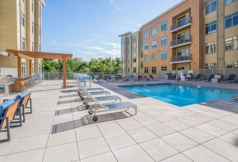 Global Luxury Suites At The Charles River