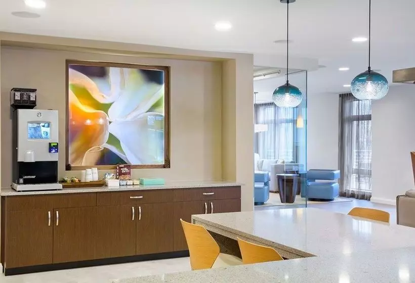 Global Luxury Suites At The Charles River