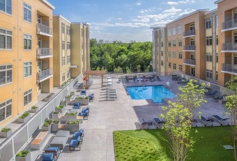 Global Luxury Suites At The Charles River