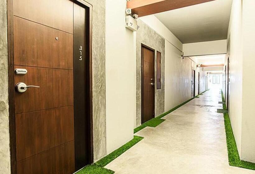 Отель B2 Green Boutique & Budget