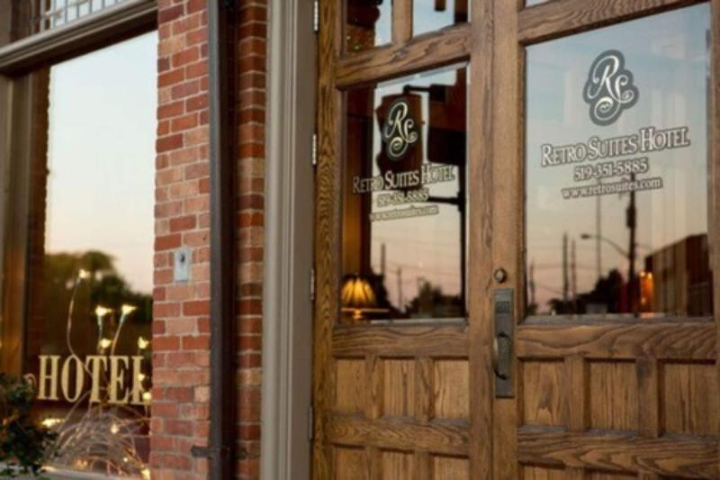 ホテル Retro Suites