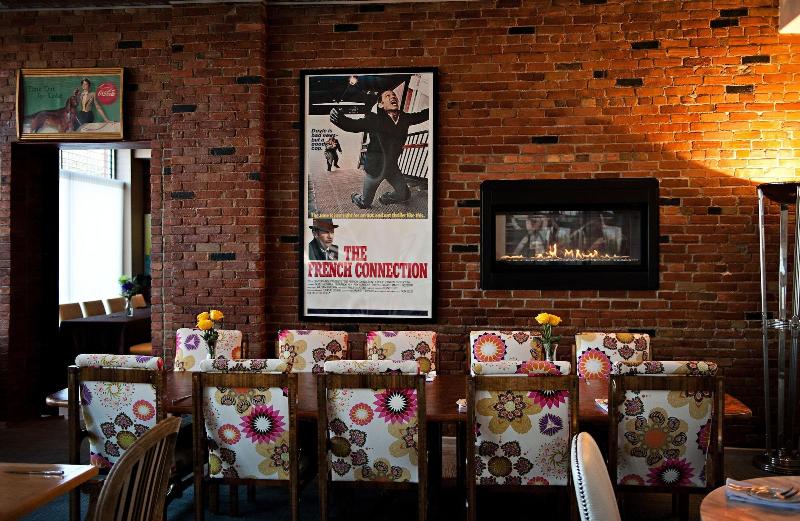 ホテル Retro Suites