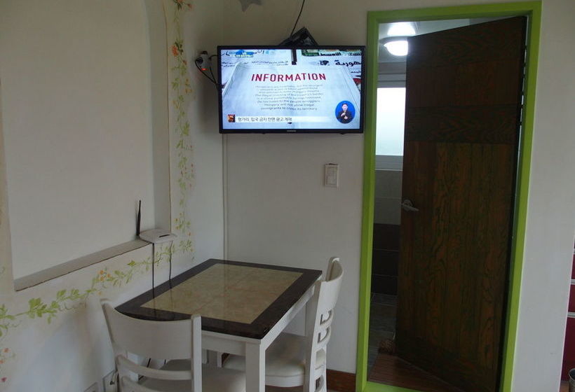 Hotel Black Rose House