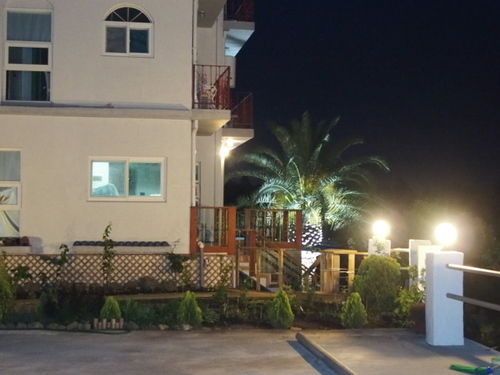 Hotel Black Rose House