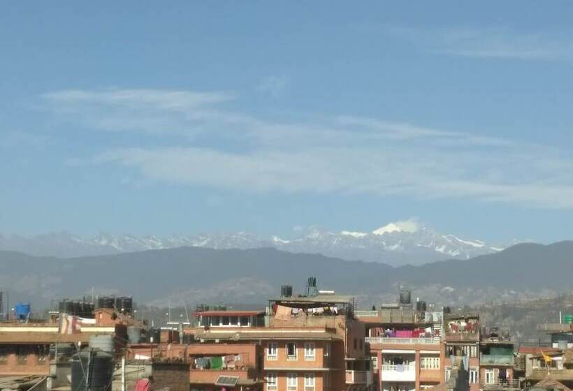 هتل Sunny Guest House And Cafe