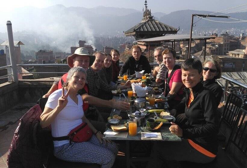 هتل Sunny Guest House And Cafe