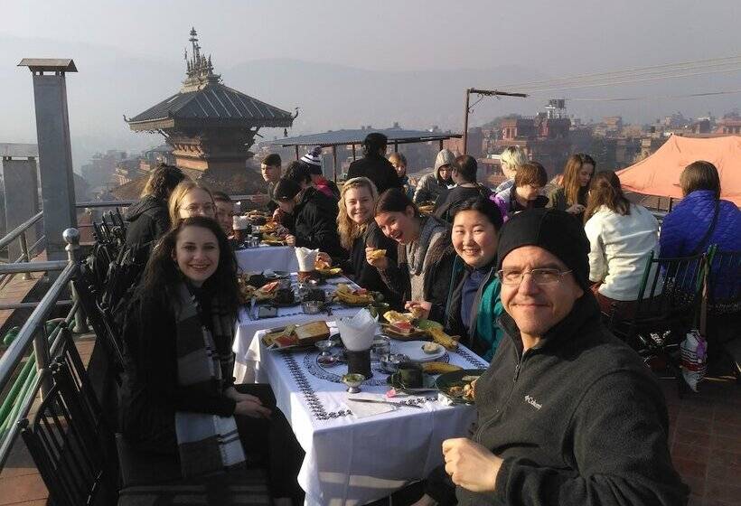 هتل Sunny Guest House And Cafe