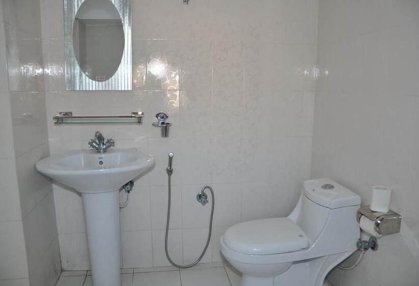 هتل Sunny Guest House And Cafe