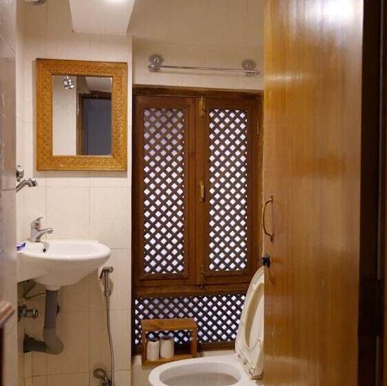 هتل Sunny Guest House And Cafe