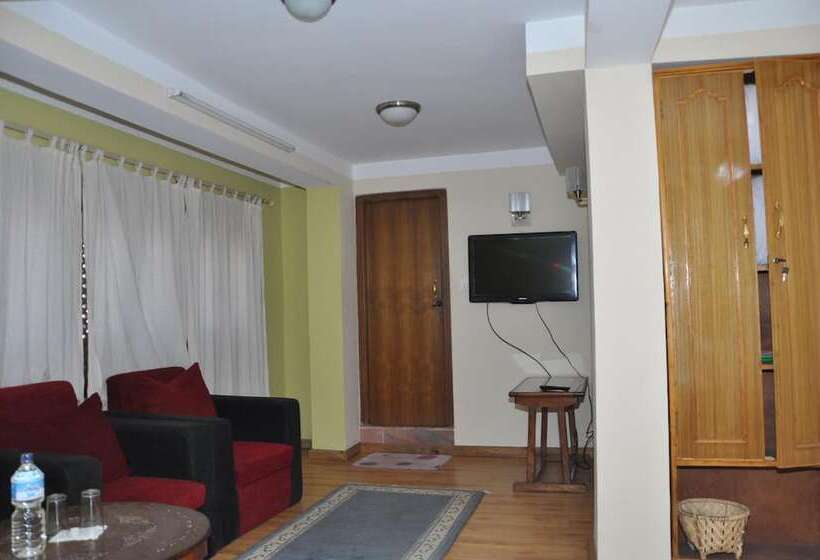 هتل Sunny Guest House And Cafe