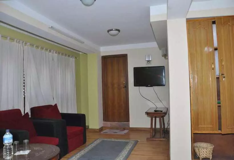 هتل Sunny Guest House And Cafe