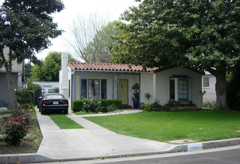 Jewel West La Santa Monica