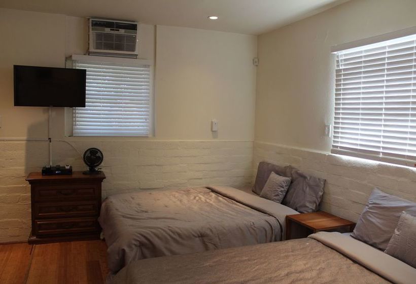 Jewel West La Santa Monica