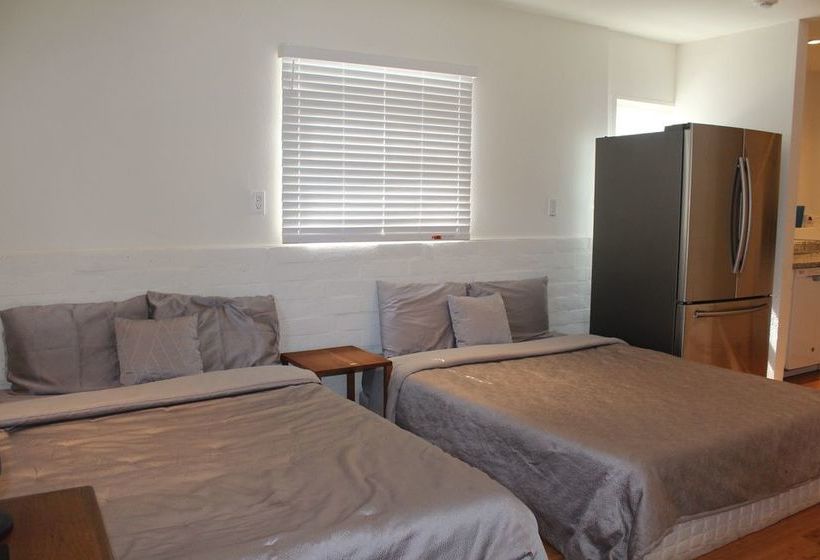 Jewel West La Santa Monica