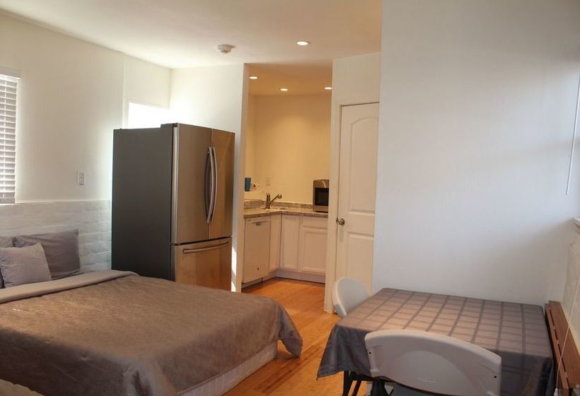 Jewel West La Santa Monica