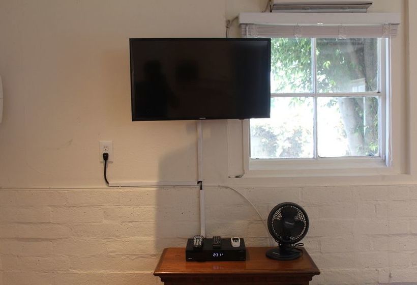 Jewel West La Santa Monica