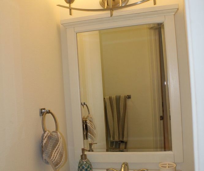 Jewel West La Santa Monica