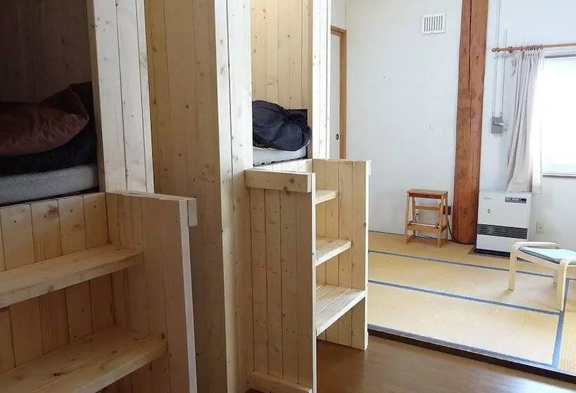 No Track   Hostel