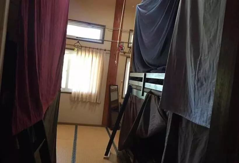 No Track   Hostel