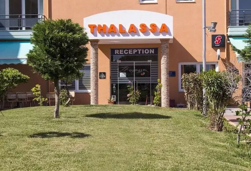 Thalassa Apart