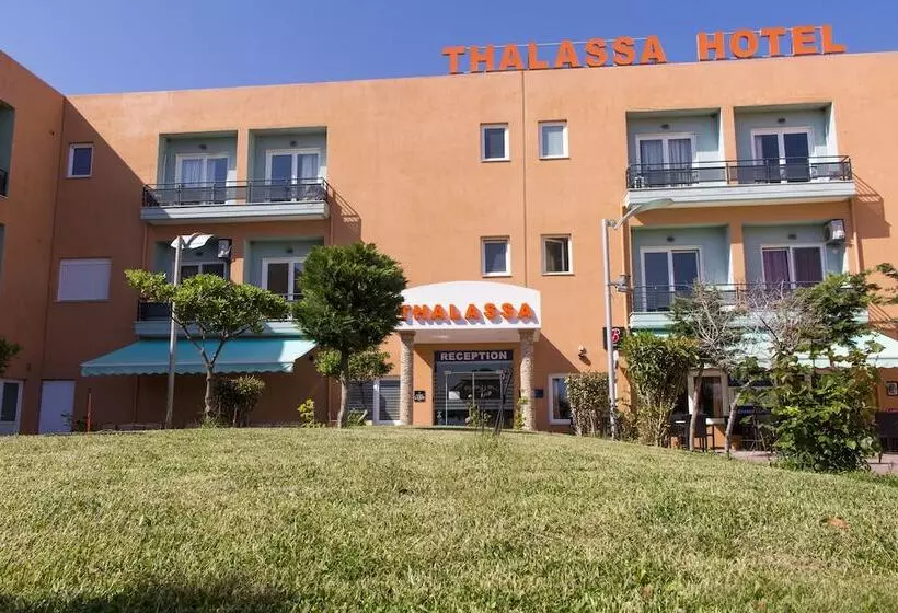 Thalassa Apart