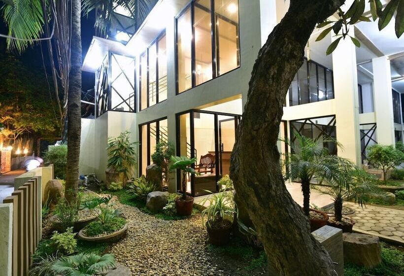 Anahaw Apartments Whitebeach