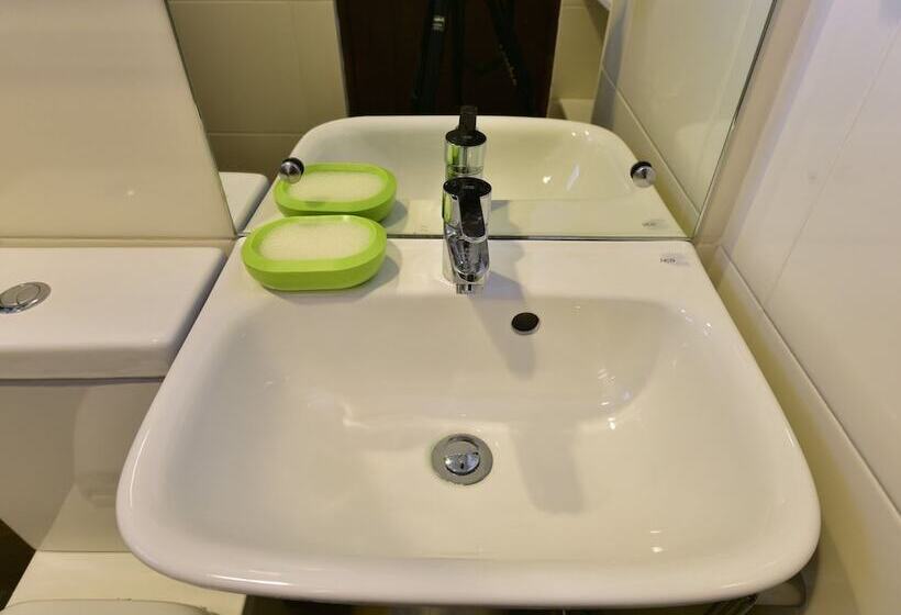 Anahaw Apartments Whitebeach