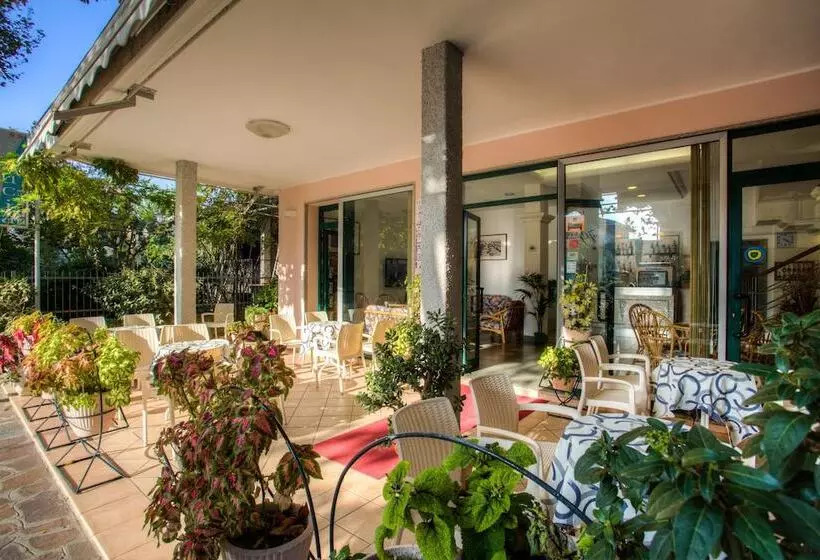 تختخواب و صبحانه Albergo Villa Lucia